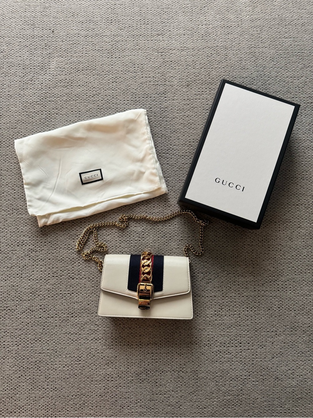 Gucci sylvie White Leather Mini Shoulder Bag with Gold Chain
